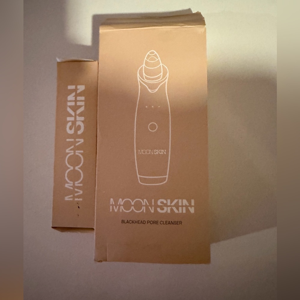 Moon Skin Blackhead Cleaner + Humidifier ✨